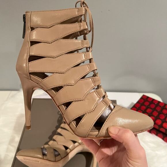 NEW BCBGMaxAzria Leather Bren Lace-Up Cage Almond Toe Bootie in Max Nude … NIB - Picture 14 of 15